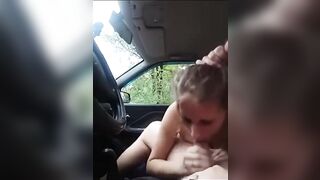 Giovane zoccoletta al lavoro