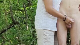 Sega breve estiva all'aperto con parecchia gettata di sborra