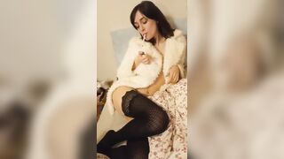 Pacche sul culo della sua troia  arrapata