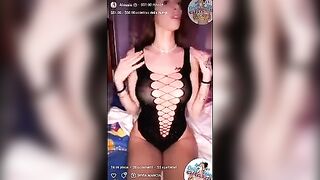 Alessia onlyfan se mi date una mancia mi sfondo il culo