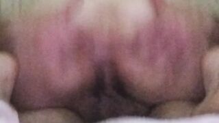 Ricevendo un bel cazzo nella mia fica con tanta crema