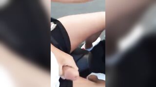 Anteprima del video: Porno amatoriale sega in motorino per giovane coppia di studenti
