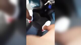 Porno amatoriale sega in motorino per giovane coppia di studenti