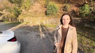 Italiana troia si fa scopare sulla mia nuova auto