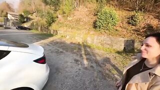 Italiana troia si fa scopare sulla mia nuova auto