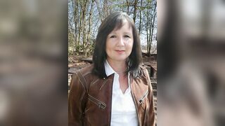 Mikayla si fa scopare nel culo per 100 euro senza preservativo