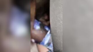 In uscita con la mia puttana la faccio trombare dai guardoni