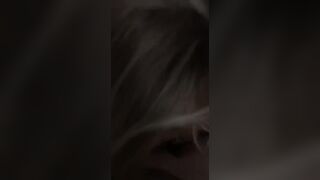 Milf bionda sega e succhia il suo bel cazzo