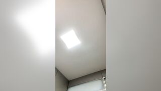 Impiegata zoccola scopata a pecora sulla scrivania in Ufficio