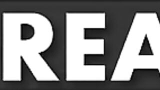 La bella biondina assetata