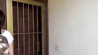 Mandrillo napoletano non riesce a resistere e chiede subito di scopare