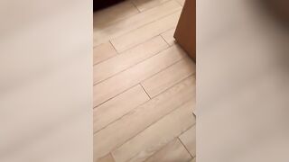 Cornuto riprende il bull mentre lecca e succhia la fica di sua moglie