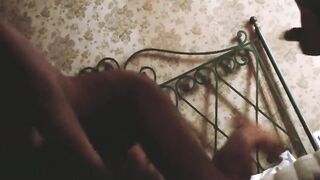 Mia moglie CHE PORCA ! Si Fa scopare in camera di mia suocera !