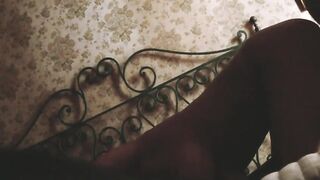 Mia moglie CHE PORCA ! Si Fa scopare in camera di mia suocera !