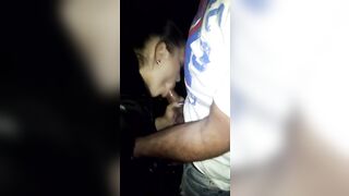 Anteprima del video: La moglie del CORNUTO succhia e prende il cazzo del bull