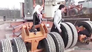 Giovane troietta 18enne