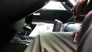 Il puttaniere nero cattura una battona