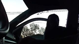 Il puttaniere nero cattura una battona