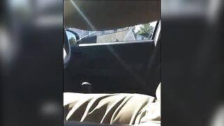 Un puttaniere nero cattura una battona nera