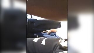 Un puttaniere nero cattura una battona nera