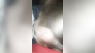 Il puttaniere se lo fa succhiare dalla troia