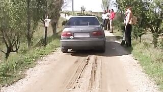 Giovane e bella puttanella catturata