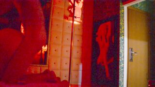 Al ragazzo italiano piace viziare la sua ragazza davanti alla telecamera