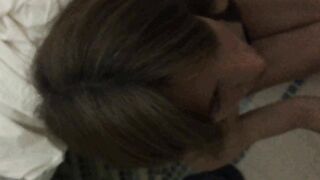 Una bocchinara veramente appassionata di uccello