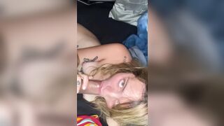 Biondina italiana gusta un bel cazzone nero odoroso e poi lo prende dentro