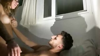 Elettricista si scopa la cubista di Milano