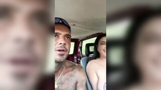 Scopatore italiano seriale fa un selfie con amica tettona