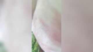 Il mio master mi infila una zucchina in culo