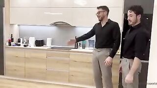 Ragazza italiana troia scopata da 3 cazzi enormi