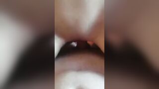 Godo col cazzo dentro mia moglie che cavalca