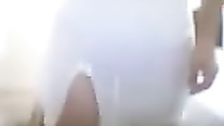 Ragazza araba sexy mostra senza vergogna le sue parti intime