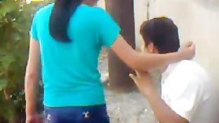 Il mio amico uzbeko scopa la figa della sua fidanzata da dietro