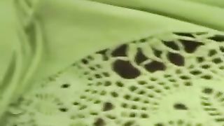 Segretaria in ufficio senza mutandine