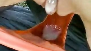 Anteprima del video: Mutandine schizzate di sperma