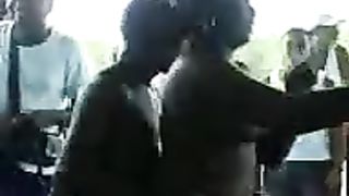 Sesso in pubblico in un paese africano