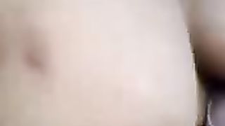 Cameriera dello Sri Lanka mi permette di toccarle le tette