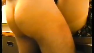 Il mio capo mi scopa sulla sua scrivania