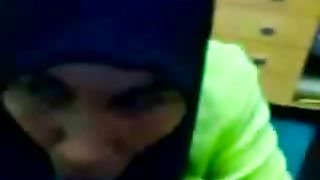 Timida signora malese succhia il mio cazzo in cam