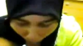 Timida signora malese succhia il mio cazzo in cam