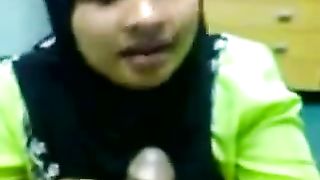 Timida signora malese succhia il mio cazzo in cam