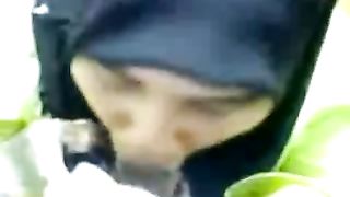 Timida signora malese succhia il mio cazzo in cam