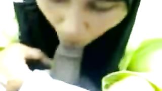 Timida signora malese succhia il mio cazzo in cam