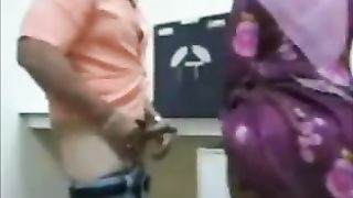 Ho scopato mia moglie in ufficio