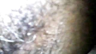 Figa nera bagnata e pelosa