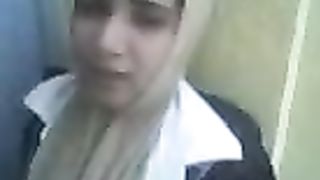 La mia ragazza araba sa fare bene i pompini