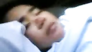 Fidanzata malese si spoglia per essere scopata